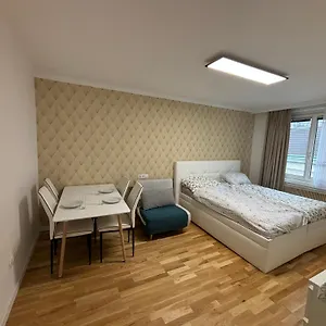 Exclusive Serviced Flat On Taborstrasse Viena